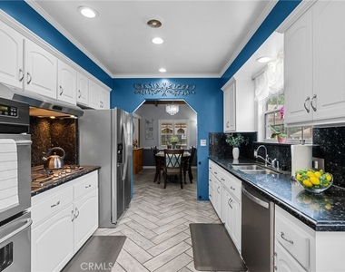 2449 23rd Street - Photo Thumbnail 5