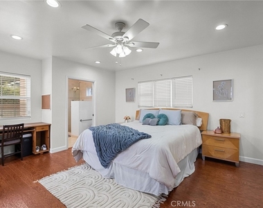 2449 23rd Street - Photo Thumbnail 14