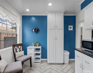 2449 23rd Street - Photo Thumbnail 6