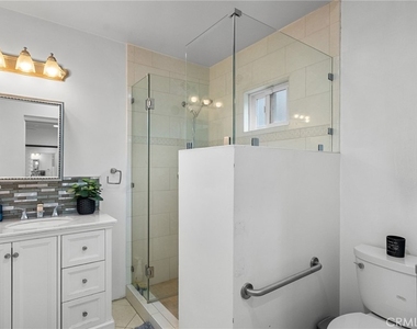 2449 23rd Street - Photo Thumbnail 12