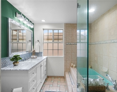 2449 23rd Street - Photo Thumbnail 16