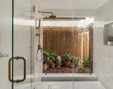 18931 Mayall Street - Photo Thumbnail 15