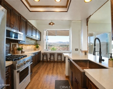650 Ivywood Lane - Photo Thumbnail 8