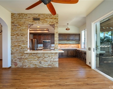 650 Ivywood Lane - Photo Thumbnail 12