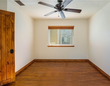 650 Ivywood Lane - Photo Thumbnail 5