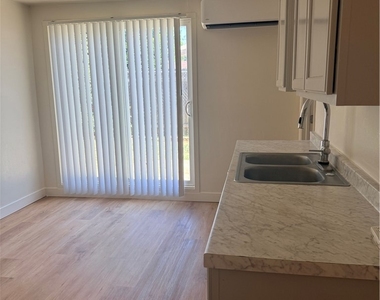 885 E 7th Avenue - Photo Thumbnail 4