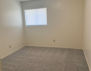 885 E 7th Avenue - Photo Thumbnail 9