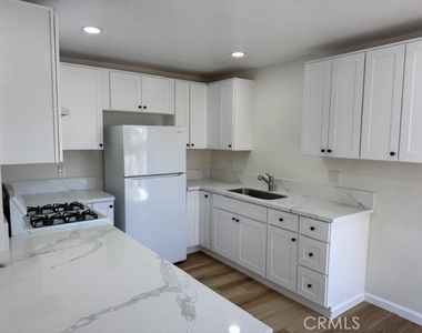 1721 Ocean Street - Photo Thumbnail 5