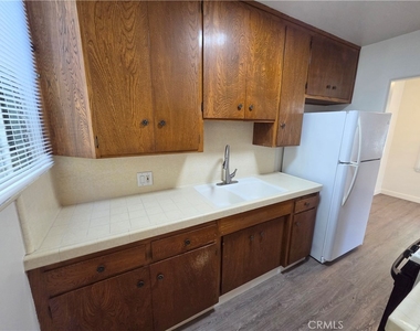 519 S Columbus Avenue - Photo Thumbnail 7