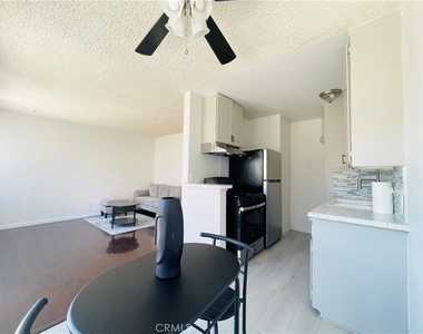 2437 Exposition Place - Photo Thumbnail 5