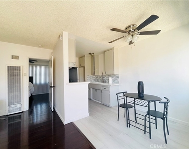 2437 Exposition Place - Photo Thumbnail 4