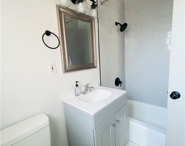 2437 Exposition Place - Photo Thumbnail 11