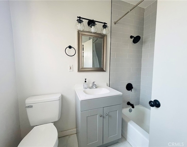 2437 Exposition Place - Photo Thumbnail 10