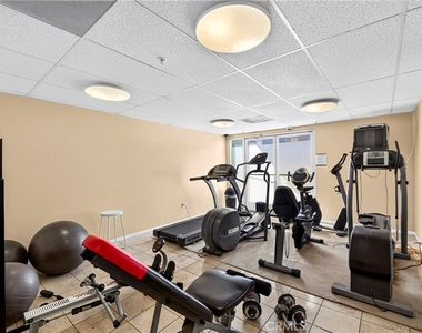 11124 Burbank Street - Photo Thumbnail 30