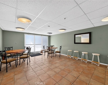 11124 Burbank Street - Photo Thumbnail 31
