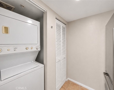 11124 Burbank Street - Photo Thumbnail 27