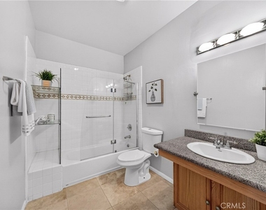 11124 Burbank Street - Photo Thumbnail 20