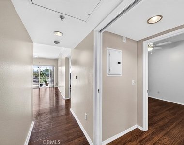 11124 Burbank Street - Photo Thumbnail 28