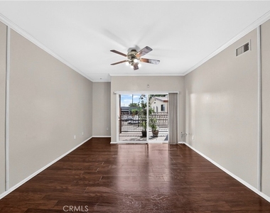 11124 Burbank Street - Photo Thumbnail 13