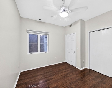 11124 Burbank Street - Photo Thumbnail 24