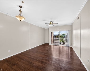 11124 Burbank Street - Photo Thumbnail 11