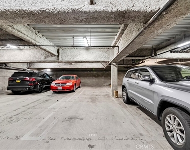 11124 Burbank Street - Photo Thumbnail 39