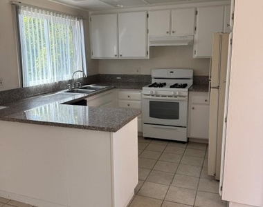 17102 Oak Lane - Photo Thumbnail 9