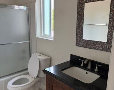 17102 Oak Lane - Photo Thumbnail 8