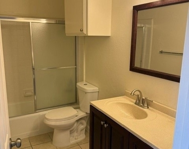 17102 Oak Lane - Photo Thumbnail 2