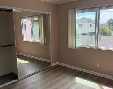 17102 Oak Lane - Photo Thumbnail 3