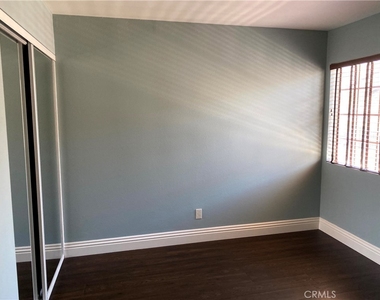 2800 Plaza Del Amo - Photo Thumbnail 1