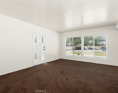 10325 Flora Vista Street - Photo Thumbnail 4