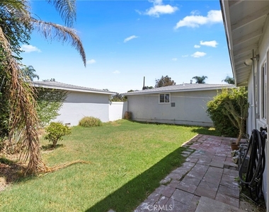 10325 Flora Vista Street - Photo Thumbnail 17