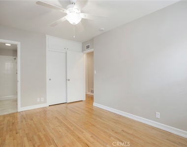 712 E Alder - Photo Thumbnail 11