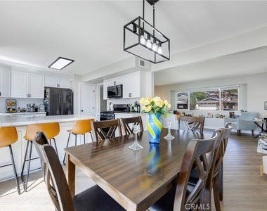 5154 Merril Avenue - Photo Thumbnail 9