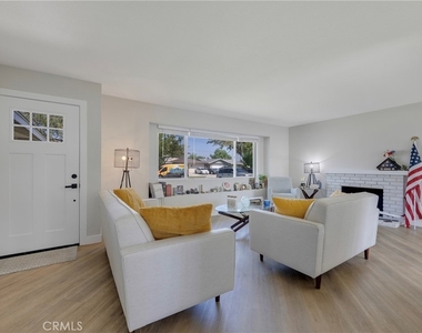 5154 Merril Avenue - Photo Thumbnail 5
