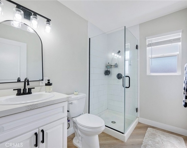 5154 Merril Avenue - Photo Thumbnail 17