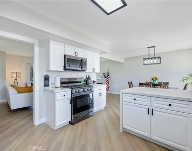 5154 Merril Avenue - Photo Thumbnail 14