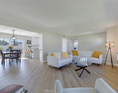 5154 Merril Avenue - Photo Thumbnail 7