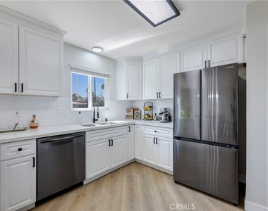 5154 Merril Avenue - Photo Thumbnail 13