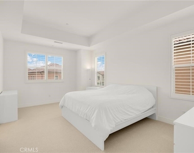 109 Plum Lily - Photo Thumbnail 33