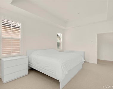 109 Plum Lily - Photo Thumbnail 35