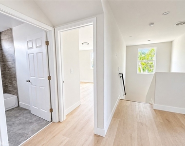 645 W 97th - Photo Thumbnail 3