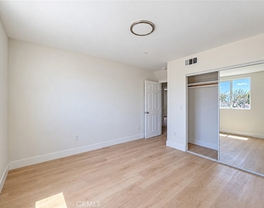 645 W 97th - Photo Thumbnail 6
