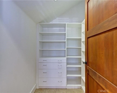 130 N Vermont - Photo Thumbnail 8