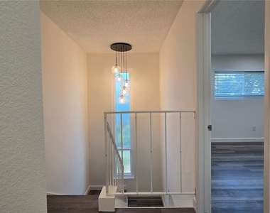 5475 Cajon - Photo Thumbnail 4