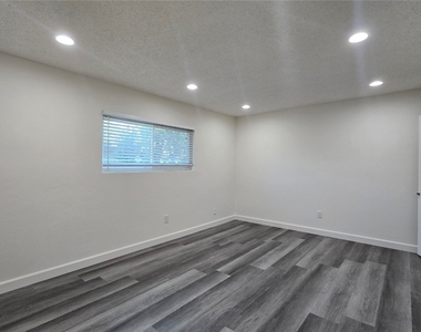 5475 Cajon - Photo Thumbnail 5