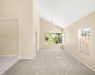 733 S Morningstar Drive - Photo Thumbnail 9