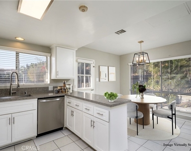 714 W Avenida De La Merced - Photo Thumbnail 8