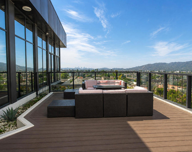 345 Pioneer Drive - Photo Thumbnail 15